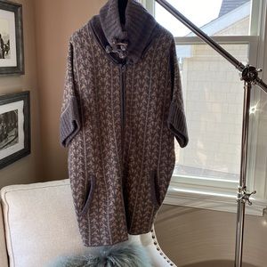 IVI Sweater/Cardigan. 38 EU/M/US 6